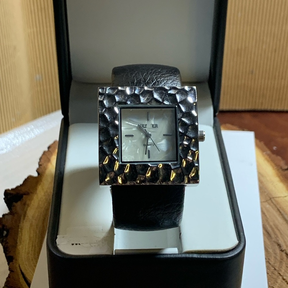 TERNER Cuff Band Ladies  Quartz Watch  K-26480  New Battery Installed